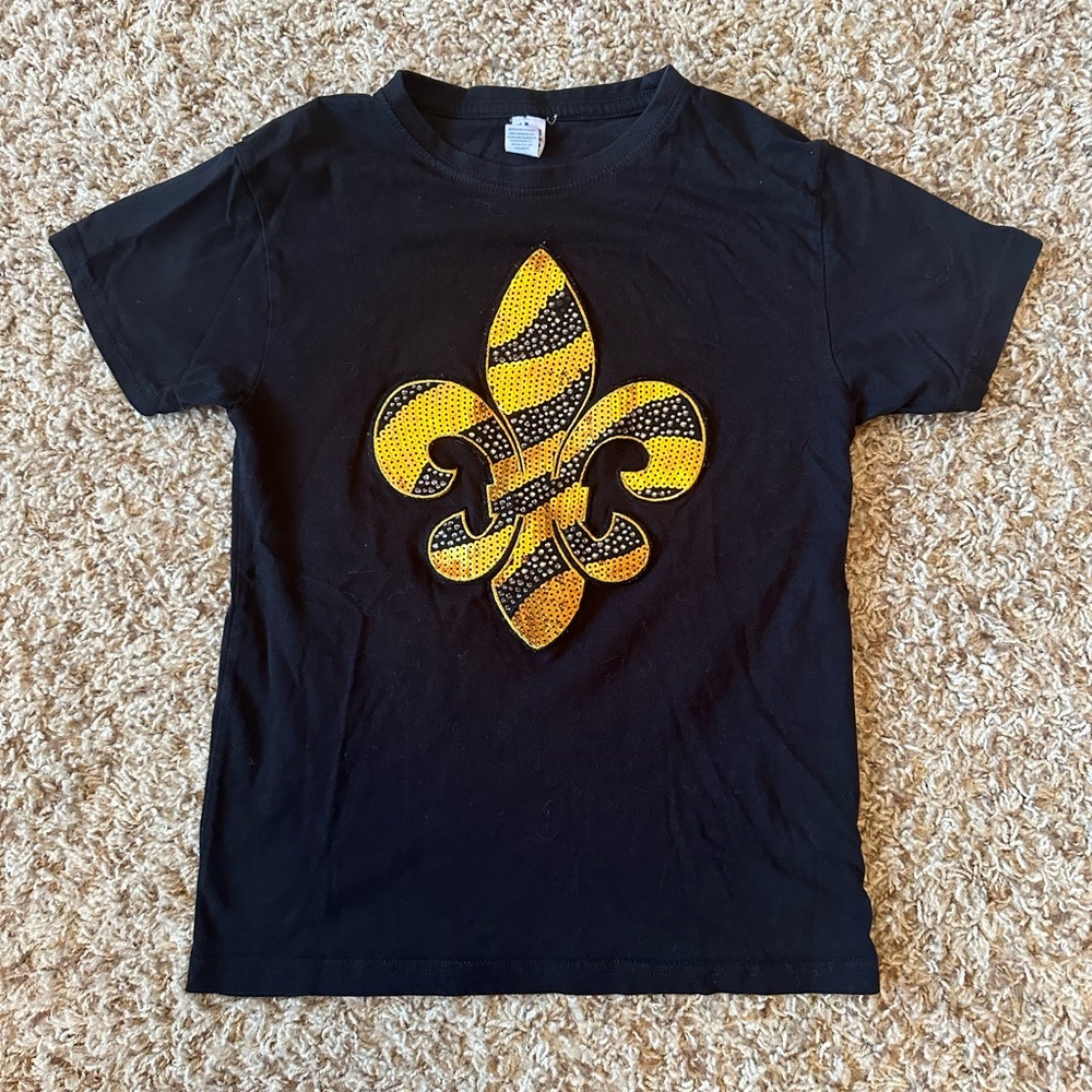 Kids Need Orleans Saints Flor de Les T-Shirt